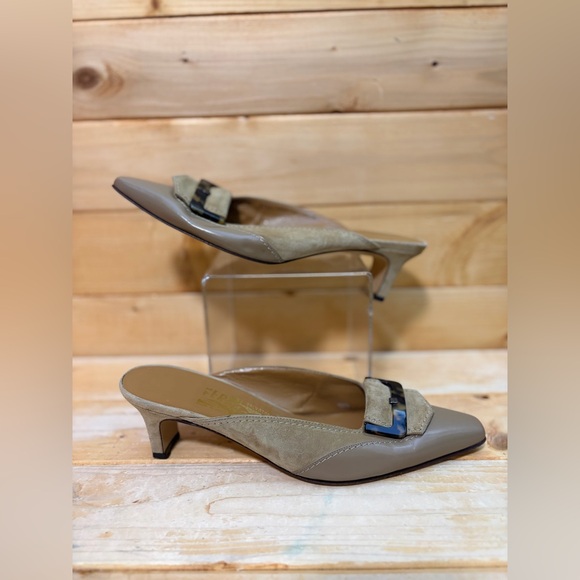 Vintage Salvatore Ferragamo leather Kitten Heel Slide Mules - Women’s 8.5 - Picture 2 of 8